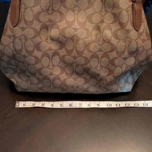 ⬇️PD⬇️O2 COACH Hallie Shoulder Signature Canvas (NWOT) - Picture 8 of 15